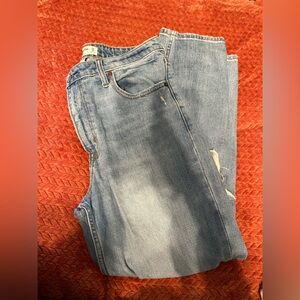 Abercrombie & Fitch curve love “The mom High Rise”